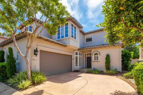 9630 Claiborne Sq, La Jolla, CA 92037