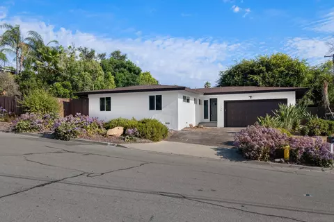 1138 Juliette Pl, Fallbrook, CA 92028