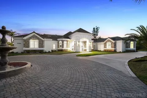 17864 Old Winemaster Way, Poway, CA 92064 photo 2