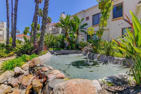 9384 Twin Trails Dr #205, San Diego, CA 92129