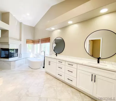 642 Cantara Ln, Vista, CA 92081 photo 15