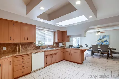 8817 Greenview Pl, Spring Valley, CA 91977 photo 11