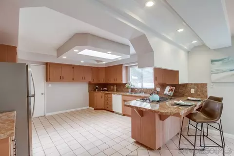 8817 Greenview Pl, Spring Valley, CA 91977 photo 10