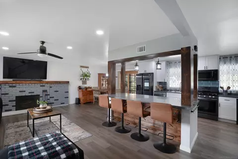 6858 Wallsey Dr, San Diego, CA 92119