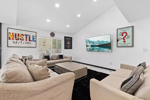 9958 Halberns Blvd, Santee, CA 92071 photo 11
