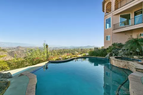 9505 Meadow Mesa Dr, Escondido, CA 92026 photo 3
