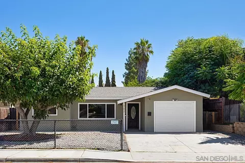702 N Grape St, Escondido, CA 92025 photo 2