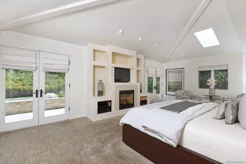 8685 Cliffridge Ave, La Jolla, CA 92037 photo 17