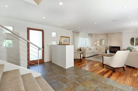 8685 Cliffridge Ave, La Jolla, CA 92037 photo 6