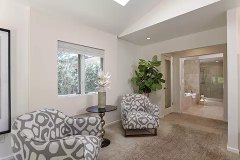 8685 Cliffridge Ave, La Jolla, CA 92037 photo 16