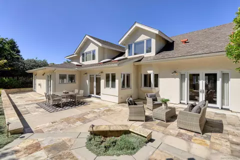 8685 Cliffridge Ave, La Jolla, CA 92037 photo 3
