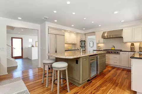 8685 Cliffridge Ave, La Jolla, CA 92037 photo 9