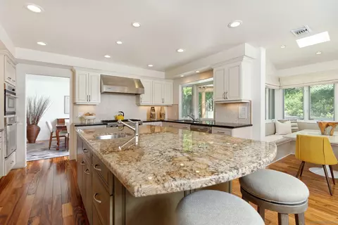 8685 Cliffridge Ave, La Jolla, CA 92037 photo 10