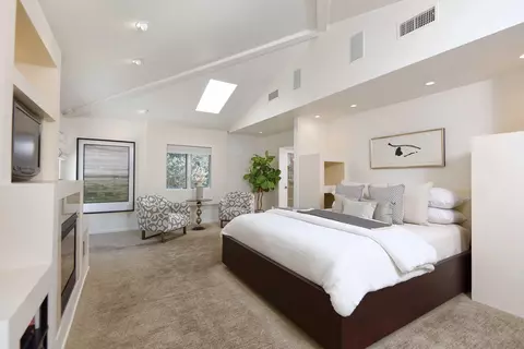 8685 Cliffridge Ave, La Jolla, CA 92037 photo 15