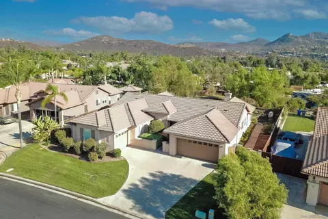 23576 Green Glen Rd, Ramona, CA 92065
