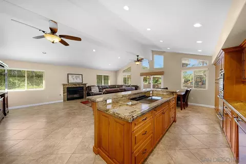 10040 Medina Dr, Santee, CA 92071 photo 7