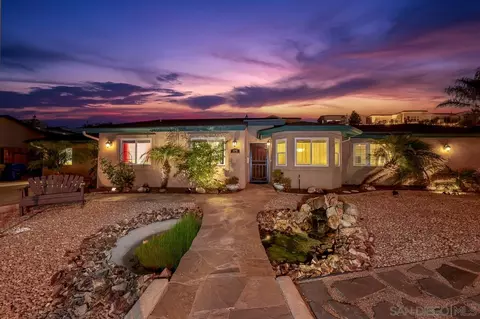 10040 Medina Dr, Santee, CA 92071