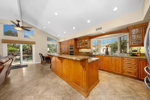 10040 Medina Dr, Santee, CA 92071 photo 6