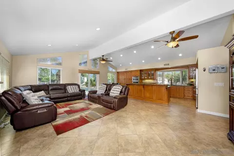 10040 Medina Dr, Santee, CA 92071 photo 3