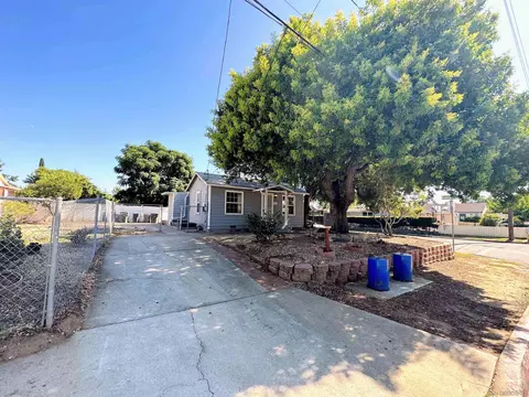 211 E 13th Ave, Escondido, CA 92025