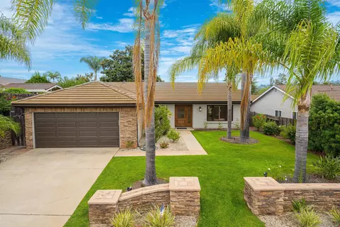 12723 Summerfield Ln, Poway, CA 92064 photo 2