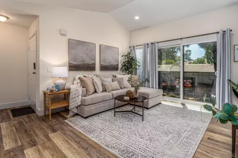 1059 Shadowridge Dr #12, Vista, CA 92081 photo 5