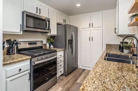 1059 Shadowridge Dr #12, Vista, CA 92081 photo 10