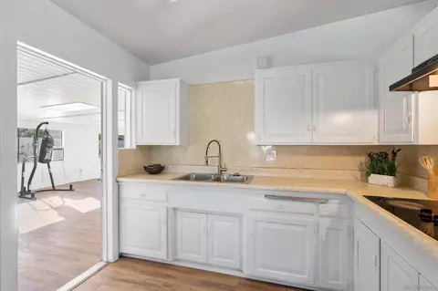399 E Naples, Chula Vista, CA 91911 photo 4