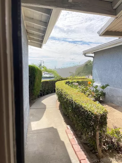 342 El Loro St, Chula Vista, CA 91911 photo 4