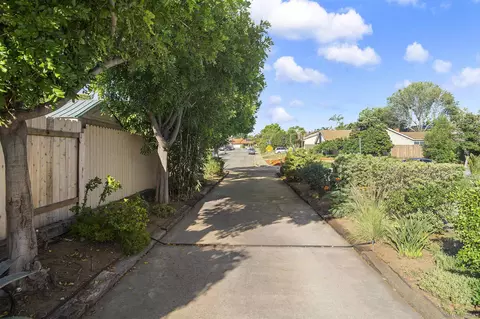621 Boyle Ave, Escondido, CA 92027 photo 2