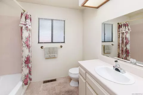 8901 Bowling Green Dr, La Mesa, CA 91941 photo 18