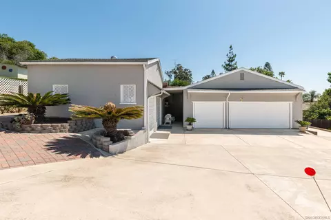 8901 Bowling Green Dr, La Mesa, CA 91941 photo 28