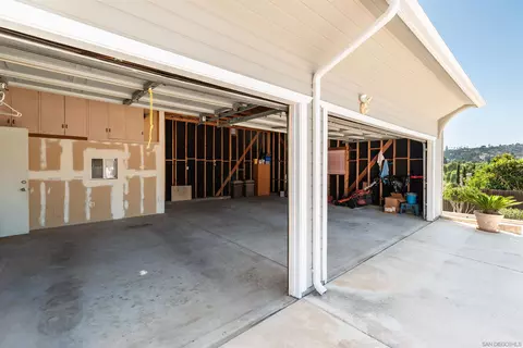 8901 Bowling Green Dr, La Mesa, CA 91941 photo 30