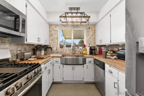 8146 Starview Dr, El Cajon, CA 92021 photo 11