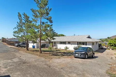 8146 Starview Dr, El Cajon, CA 92021 photo 2