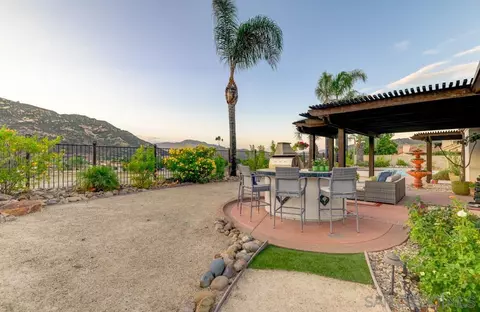 9062 Summerhill Pt, Alpine, CA 91901 photo 18