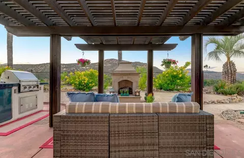 9062 Summerhill Pt, Alpine, CA 91901 photo 16