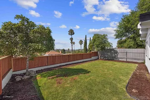 302 E College St, Fallbrook, CA 92028 photo 25