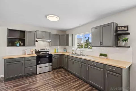 302 E College St, Fallbrook, CA 92028 photo 10