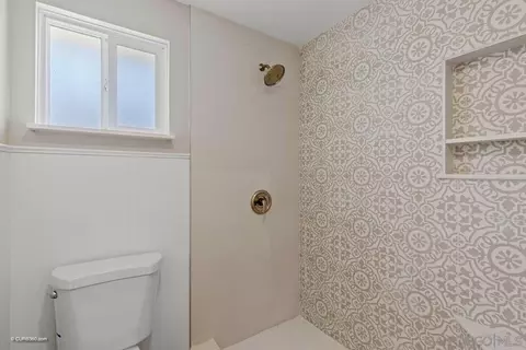 302 E College St, Fallbrook, CA 92028 photo 4