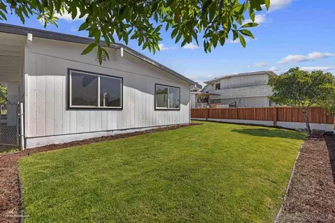 302 E College St, Fallbrook, CA 92028 photo 24
