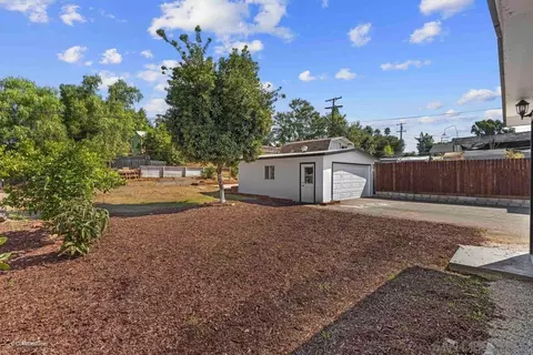 302 E College St, Fallbrook, CA 92028 photo 23