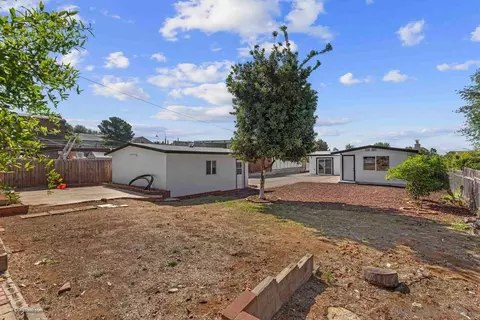 302 E College St, Fallbrook, CA 92028 photo 22