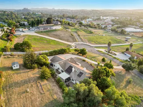 2234 Creekview Ln, Fallbrook, CA 92028 photo 2