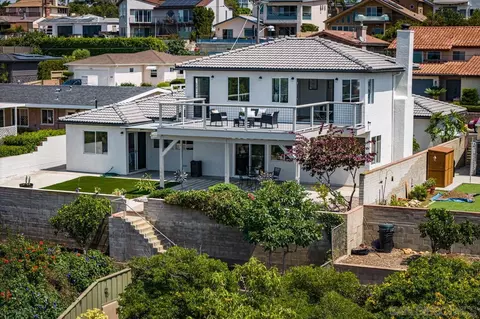 2746 Arnott St, San Diego, CA 92110