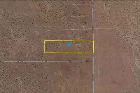0 215 St #17, Lancaster, CA 93535 photo 3