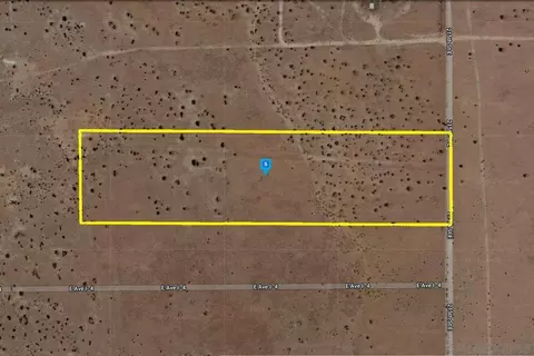 0 215 St #17, Lancaster, CA 93535 photo 2