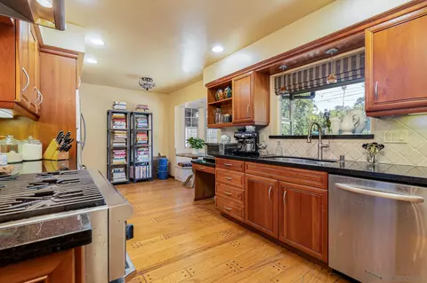 10956 Calavo Dr, La Mesa, CA 91941 photo 14
