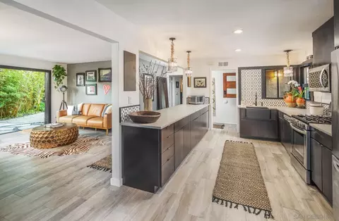 1606 Debann Rd, Cardiff By The Sea, CA 92007