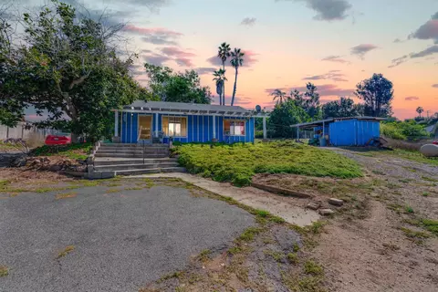 1160 Tower Dr, Vista, CA 92083